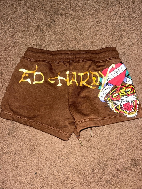 Ed Hardy Brown Tiger Heart Graphic Tee and Shorts Set - Picture 3 of 7